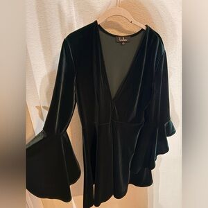 Lulu's Elegant Green Velvet Long Sleeve Dress